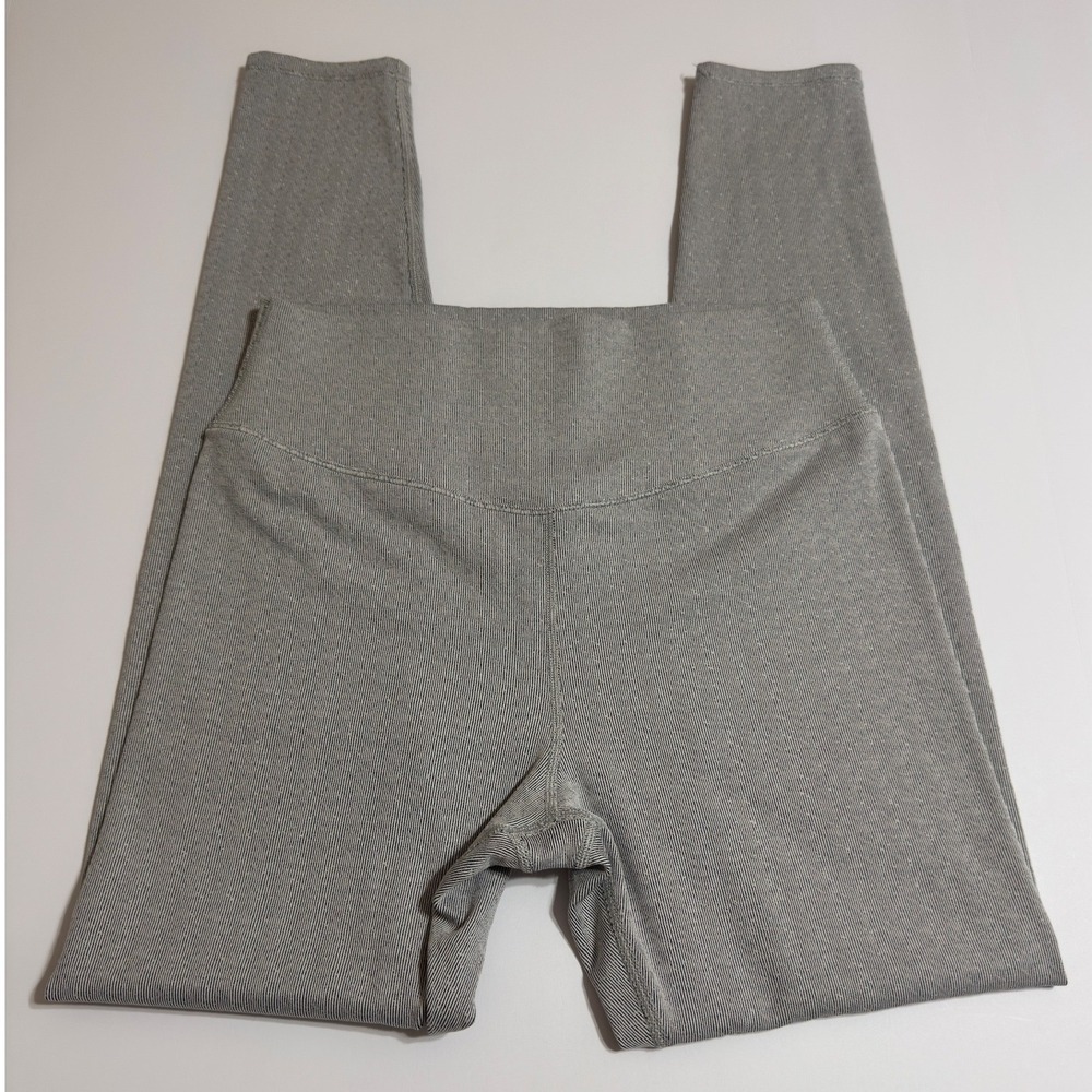 Vuori Grey Ribbed Activewear Set Long Sleeve Crop Top & Leggings Medium - Picture 4 of 7